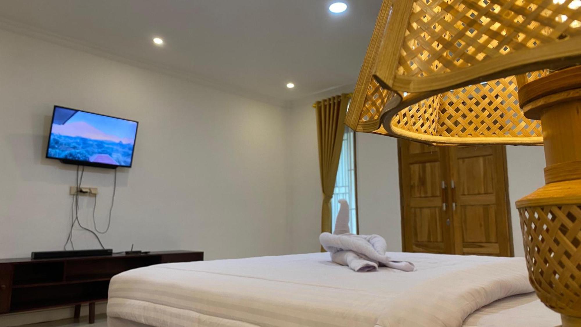 Bale Tetebatu Villa ภายนอก รูปภาพ