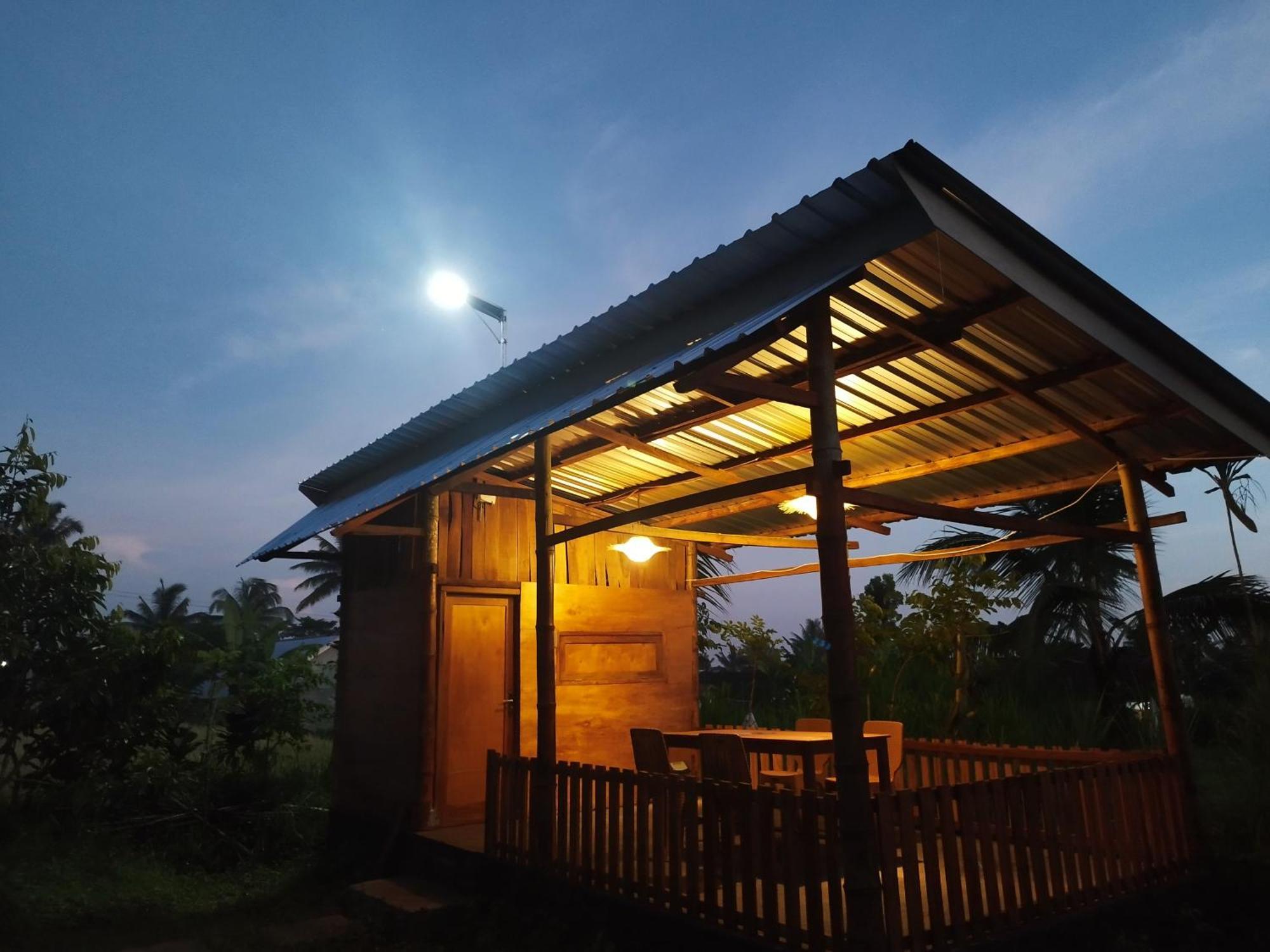 Bale Tetebatu Villa ภายนอก รูปภาพ